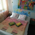 Hotel Sebarozvojove Centrum Vedy A Umenia S Ubytovanim Bratislava