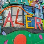 Hotel Sebarozvojove Centrum Vedy A Umenia S Ubytovanim Bratislava