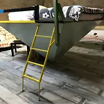 Sebarozvojove Centrum Vedy A Umenia S Ubytovanim Hotel Bratislava