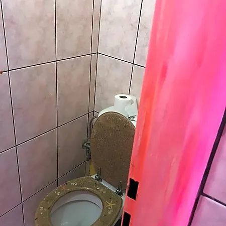 Sebarozvojove Centrum Vedy A Umenia S Ubytovanim Bratislava