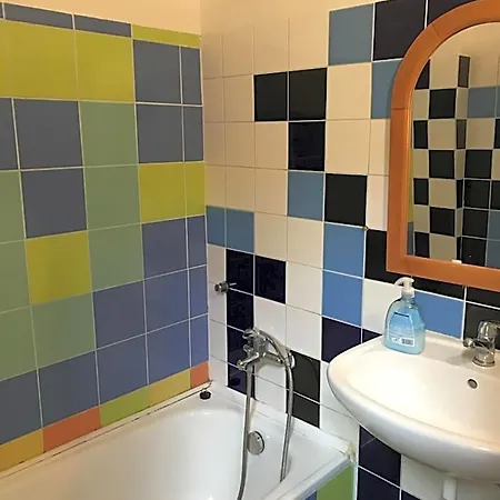 Hotel Sebarozvojove Centrum Vedy A Umenia S Ubytovanim Bratislava