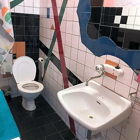 Sebarozvojove Centrum Vedy A Umenia S Ubytovanim 2* Bratislava