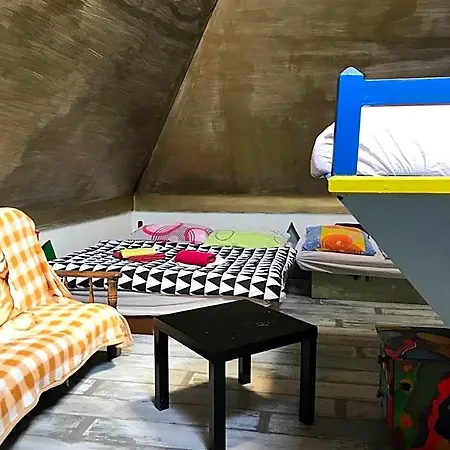Sebarozvojove Centrum Vedy A Umenia S Ubytovanim Bratislava