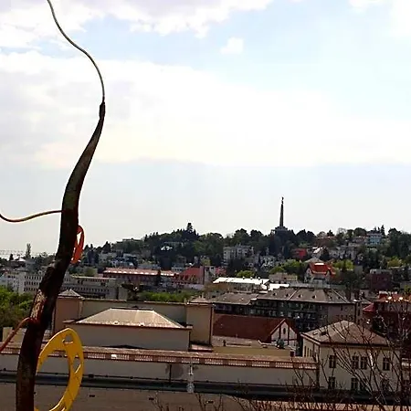 Sebarozvojove Centrum Vedy A Umenia S Ubytovanim 2* Bratislava