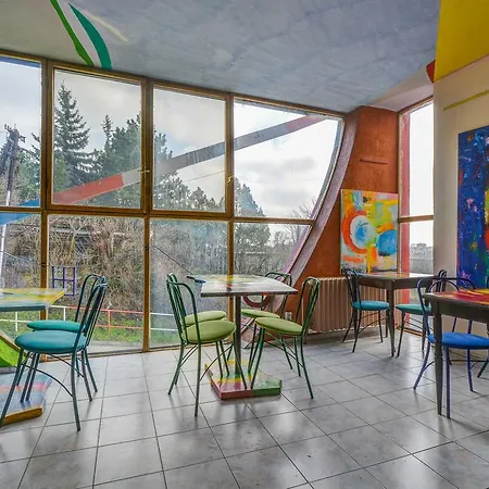 Hotel Sebarozvoja S Moznostou Ziskania Poznania A Inspirujucich Prostriedkov Na Uplatnovanie Vedomia, Premenu Seba A Prostredia Interieru