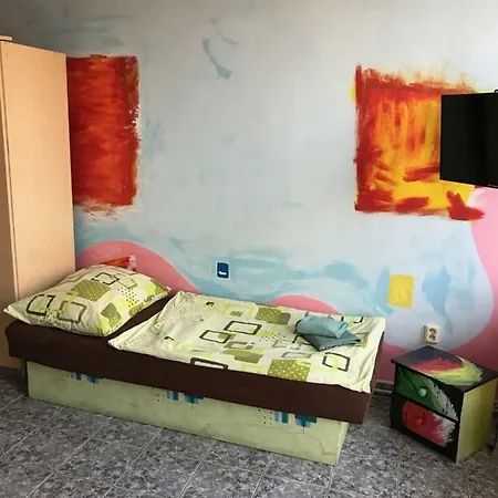 Sebarozvojove Centrum Vedy A Umenia S Ubytovanim מלון