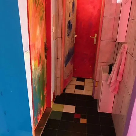 Sebarozvojove Centrum Vedy A Umenia S Ubytovanim מלון 2*