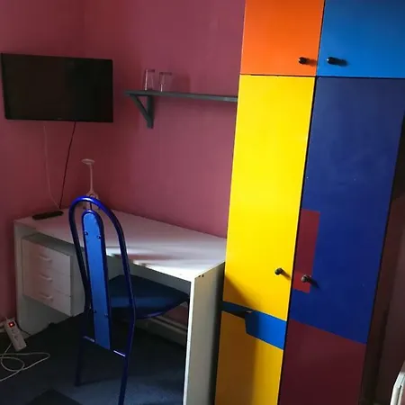 Sebarozvojove Centrum Vedy A Umenia S Ubytovanim מלון