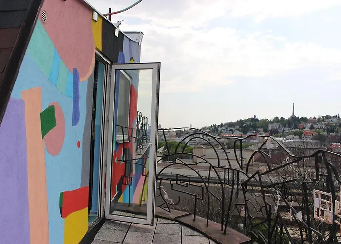 Hotel Sebarozvoja S Moznostou Ziskania Poznania A Inspirujucich Prostriedkov Na Uplatnovanie Vedomia, Premenu Seba A Prostredia Interieru Bratislava