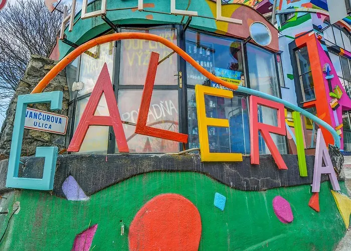 Отель Sebarozvojove Centrum Vedy A Umenia S Ubytovanim Братислава