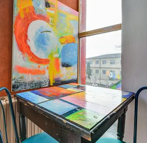 Hotel sebarozvoja s možnosťou získania poznania a inšpirujúcich prostriedkov na uplatňovanie vedomia, premenu seba a prostredia interiéru Hotel Bratislava