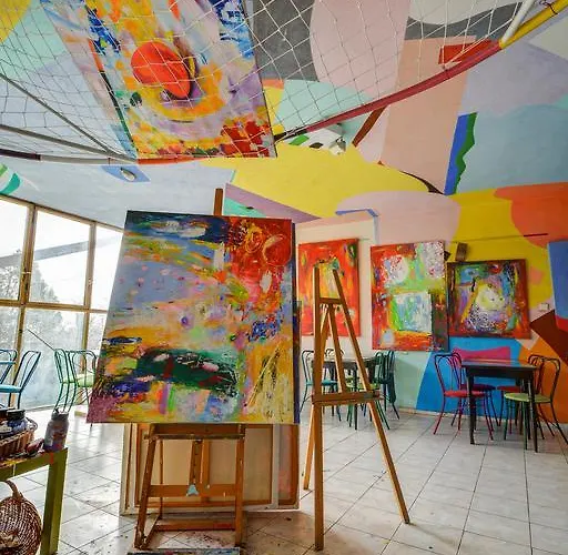 Hotel sebarozvoja s možnosťou získania poznania a inšpirujúcich prostriedkov na uplatňovanie vedomia, premenu seba a prostredia interiéru