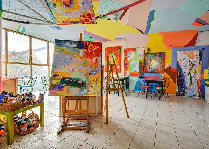 Hotel Sebarozvojove Centrum Vedy A Umenia S Ubytovanim Bratislava