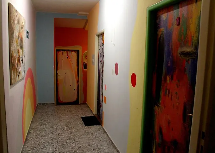 Hotel Sebarozvoja S Moznostou Ziskania Poznania A Inspirujucich Prostriedkov Na Uplatnovanie Vedomia, Premenu Seba A Prostredia Interieru