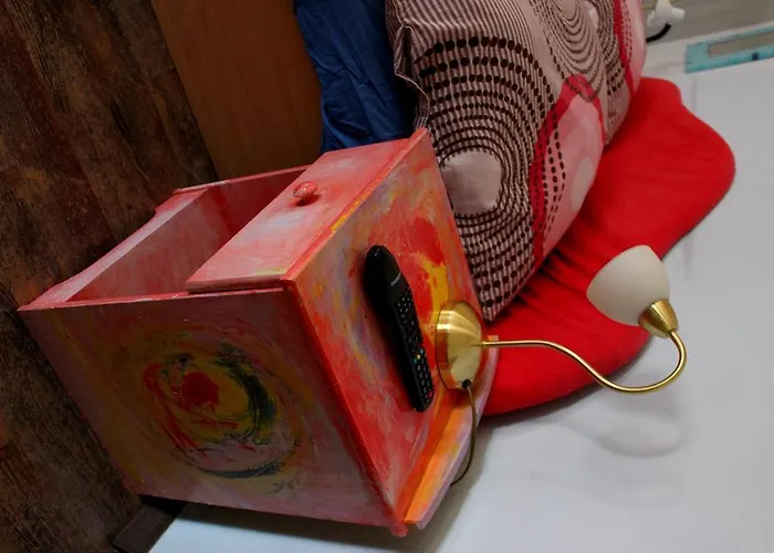 Hotel sebarozvoja s možnosťou získania poznania a inšpirujúcich prostriedkov na uplatňovanie vedomia, premenu seba a prostredia interiéru 2*