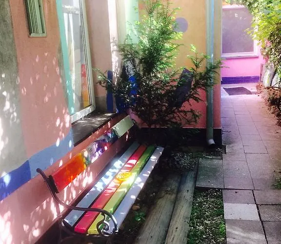 Hotel Sebarozvoja S Moznostou Ziskania Poznania A Inspirujucich Prostriedkov Na Uplatnovanie Vedomia, Premenu Seba A Prostredia Interieru