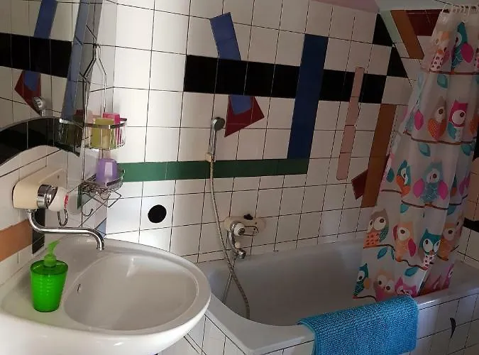 Hotel sebarozvoja s možnosťou získania poznania a inšpirujúcich prostriedkov na uplatňovanie vedomia, premenu seba a prostredia interiéru 2*