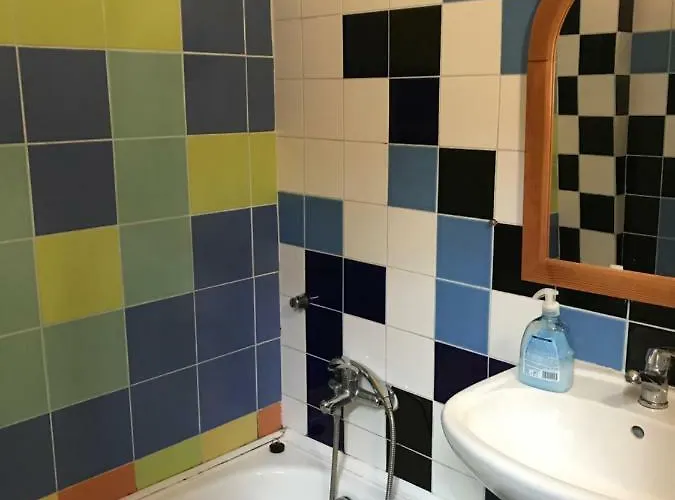 Sebarozvoja S Moznostou Ziskania Poznania A Inspirujucich Prostriedkov Na Uplatnovanie Vedomia, Premenu Seba A Prostredia Interieru Hotel Bratislava