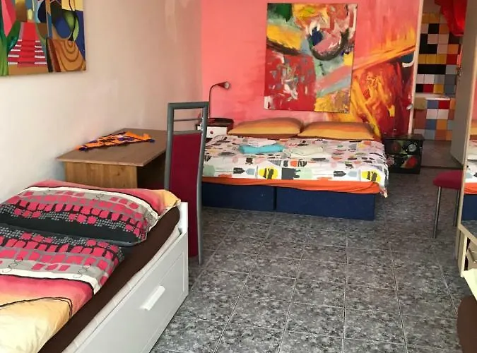 Hotel Sebarozvoja S Moznostou Ziskania Poznania A Inspirujucich Prostriedkov Na Uplatnovanie Vedomia, Premenu Seba A Prostredia Interieru Bratislava