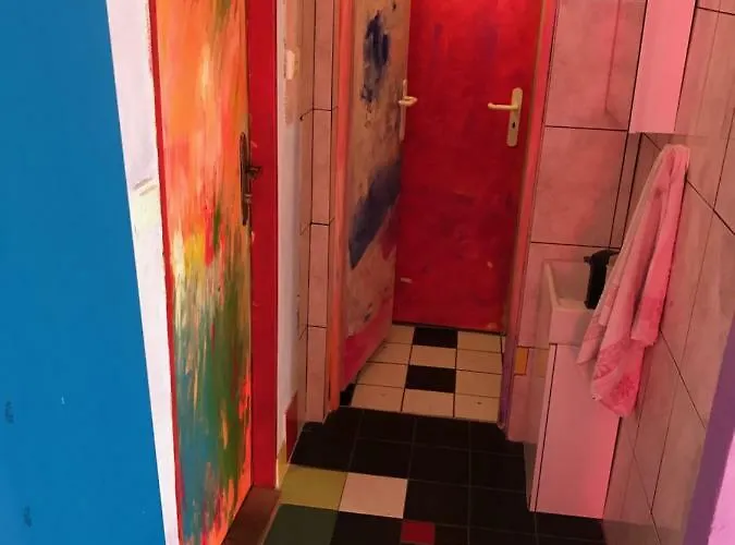 Hotel sebarozvoja s možnosťou získania poznania a inšpirujúcich prostriedkov na uplatňovanie vedomia, premenu seba a prostredia interiéru Hotel 2*