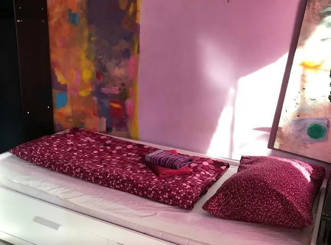 Sebarozvojove Centrum Vedy A Umenia S Ubytovanim Bratislava