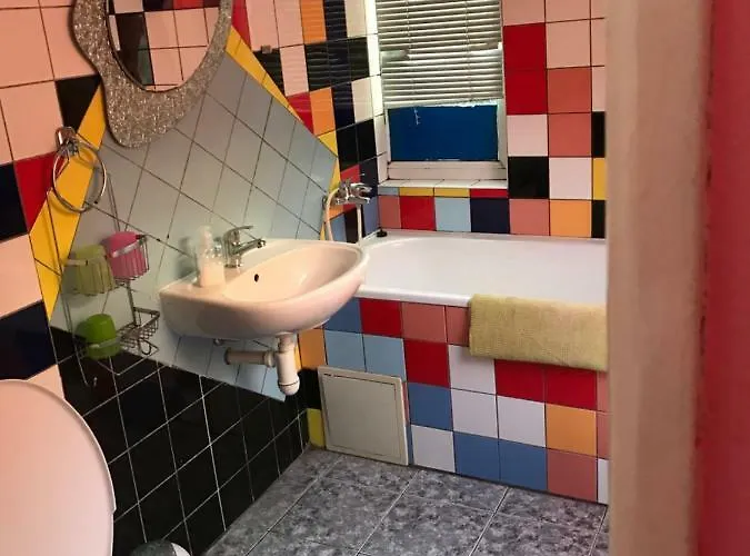 Hotel Sebarozvojove Centrum Vedy A Umenia S Ubytovanim 2*