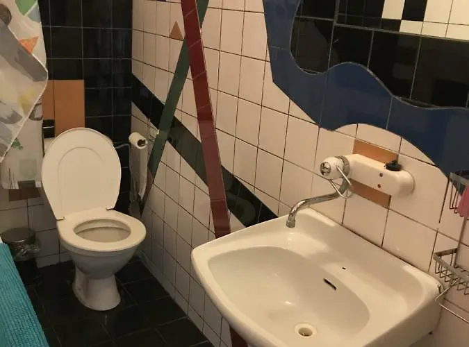 Hotel sebarozvoja s možnosťou získania poznania a inšpirujúcich prostriedkov na uplatňovanie vedomia, premenu seba a prostredia interiéru