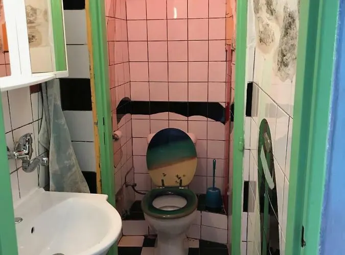 Sebarozvoja S Moznostou Ziskania Poznania A Inspirujucich Prostriedkov Na Uplatnovanie Vedomia, Premenu Seba A Prostredia Interieru Hotel