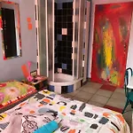 Sebarozvojove Centrum Vedy A Umenia S Ubytovanim 2* Μπρατισλάβα