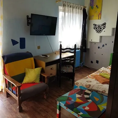 Sebarozvojove Centrum Vedy A Umenia S Ubytovanim Pressburg