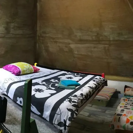 Sebarozvojove Centrum Vedy A Umenia S Ubytovanim Μπρατισλάβα