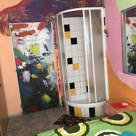 Hotel Sebarozvojove Centrum Vedy A Umenia S Ubytovanim Pressburg