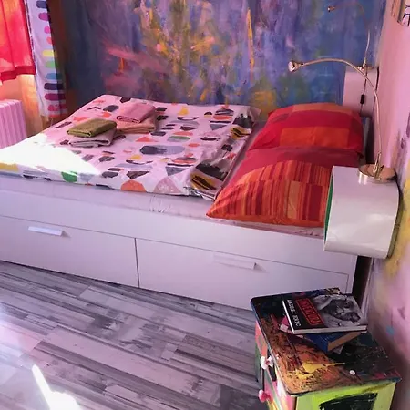 Sebarozvoja S Moznostou Ziskania Poznania A Inspirujucich Prostriedkov Na Uplatnovanie Vedomia, Premenu Seba A Prostredia Interieru 호텔 2*