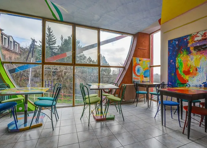 Sebarozvoja S Možnosťou Získania Poznania A Inšpirujúcich Prostriedkov Na Uplatňovanie Vedomia, Premenu Seba A Prostredia Interiéru