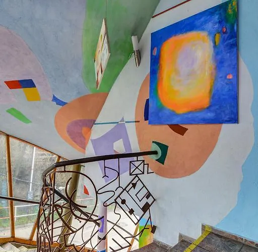 Sebarozvojove Centrum Vedy A Umenia S Ubytovanim Μπρατισλάβα