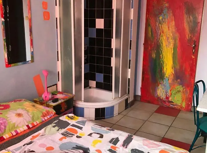 Sebarozvoja S Možnosťou Získania Poznania A Inšpirujúcich Prostriedkov Na Uplatňovanie Vedomia, Premenu Seba A Prostredia Interiéru 2* Bratislava